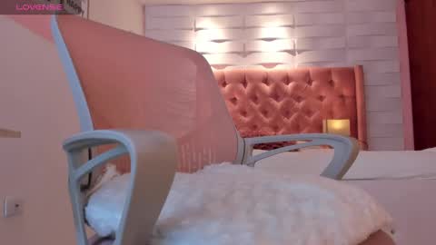 Snapshot of mhellissaw chatting on February 23, 5:12 am melissa online show from February 23, 5:12 am