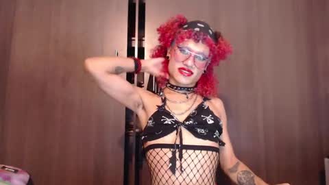 Snapshot of miancuntydoll chatting on December 20, 3:14 am MianCuntyDoll online show from December 20, 3:14 am