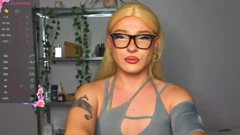 michelle_jacksonn online show from September 16, 5:28 pm