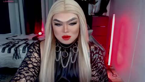 Snapshot of michellevixen921 chatting on September 26, 6:10 am Michelle online show from September 26, 6:10 am