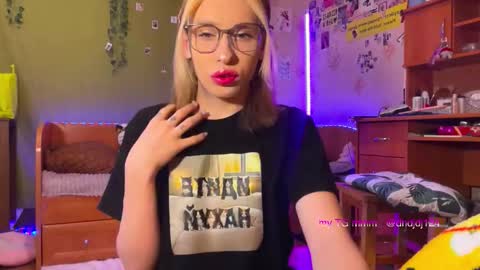 Anya online show from March 2, 1:07 pm