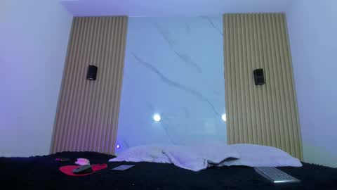 Dulce online show from October 19, 3:21 am