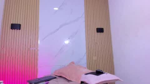 miss_emilystar online show from April 12, 9:07 pm