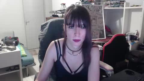 missthon online show from February 4, 2:11 pm