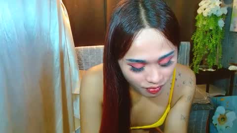 Snapshot of missviolet11 chatting on December 11, 3:15 pm SweetViolet online show from December 11, 3:15 pm