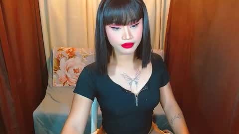 Snapshot of missviolet11 chatting on October 9, 11:00 am SweetViolet online show from October 9, 11:00 am