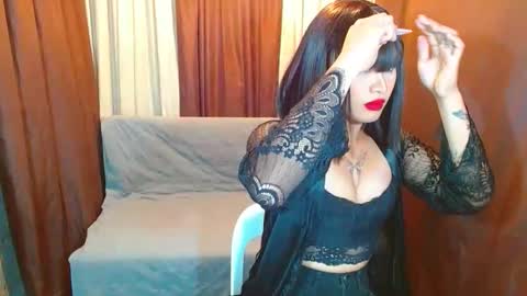 Snapshot of missviolet11 chatting on November 1, 10:12 am SweetViolet online show from November 1, 10:12 am