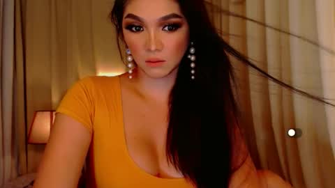 Leah online show from April 9, 9:32 pm