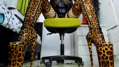 Tiffany online show from March 7, 6:14 pm