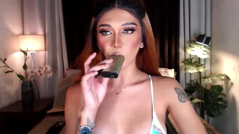Snapshot of mollycummers chatting on October 12, 3:53 am Molly online show from October 12, 3:53 am
