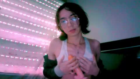NAJI  online show from October 4, 3:07 am