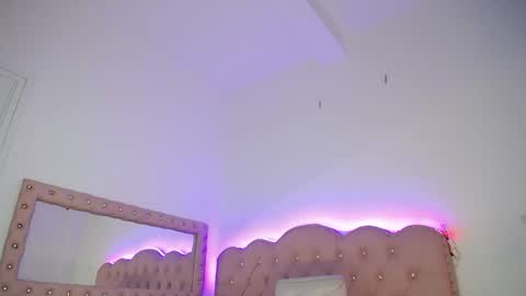 naomi_shayk online show from February 27, 9:21 pm