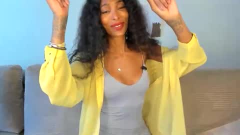 Natassia Dreams online show from April 21, 11:55 pm