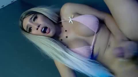 J A N E online show from April 6, 11:16 pm