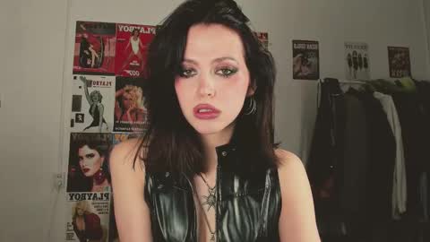 Veronica online show from February 1, 4:49 pm