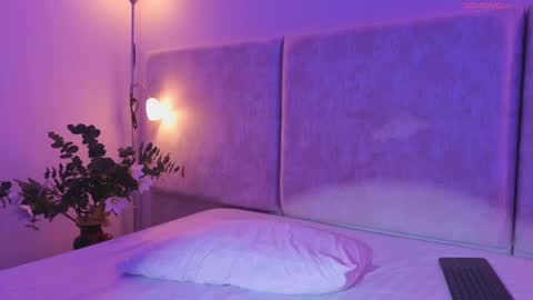 nioki_ online show from April 16, 3:18 am