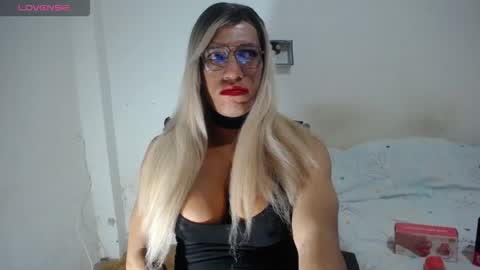 Niurka2Bigtits online show from April 4, 5:33 pm