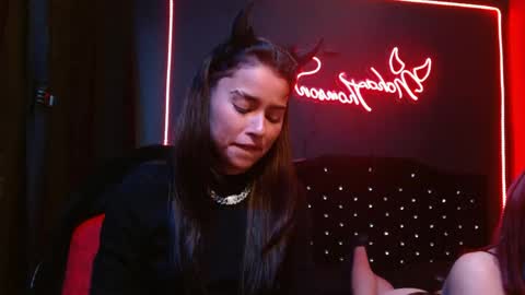 Noha Thomson online show from April 9, 10:49 pm