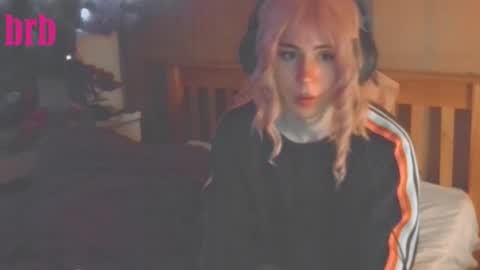 Snapshot of notyourfemboi chatting on October 17, 1:31 am Lucy online show from October 17, 1:31 am