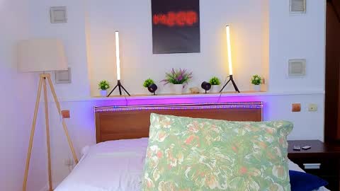 Ami and Maddy online show from April 3, 7:28 am