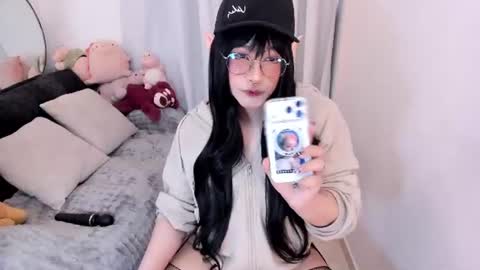 Omori Chan   online show from August 3, 12:00 pm
