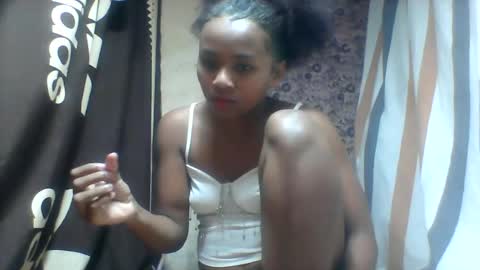 oooozafiette online show from July 11, 10:30 am