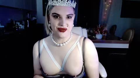 Snapshot of paoladoll chatting on October 21, 9:33 am Sarina Williams online show from October 21, 9:33 am