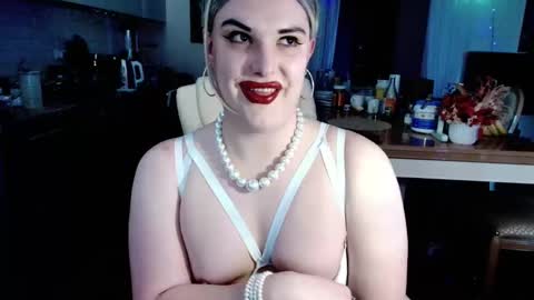 Sarina Williams online show from April 24, 5:54 am