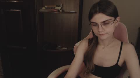 Farida online show from February 1, 2:05 am