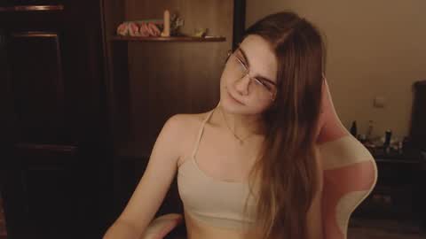 Farida online show from March 8, 9:29 pm