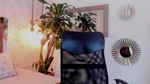 cris online show from January 23, 4:09 am