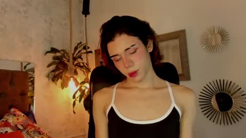 cris online show from February 22, 4:29 am