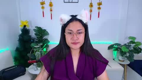 Ploysai online show from March 18, 3:00 pm