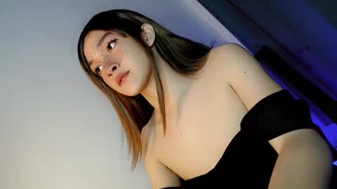 precious_laura18 online show from June 10, 7:24 pm