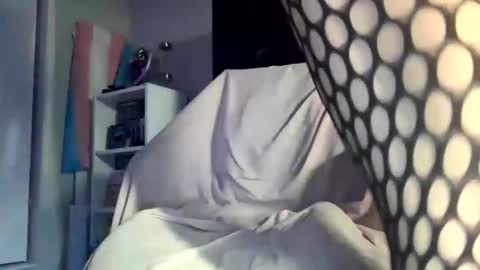 Pretty or Flacka  online show from April 21, 6:53 am