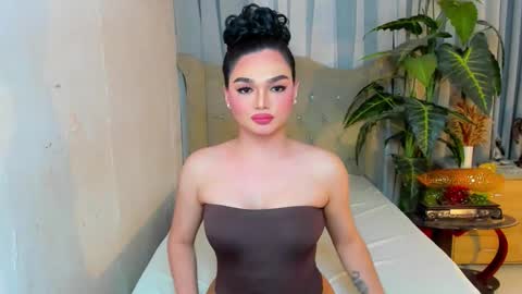 PrincessDONT FORGET TO FOLLOW ME online show from February 25, 1:37 pm