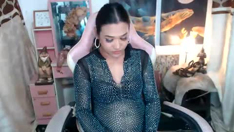 Queen Agatha online show from November 6, 6:30 pm