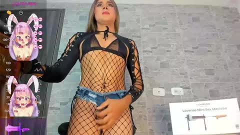 Snapshot of queen_natty chatting on February 9, 6:11 am Natty brow online show from February 9, 6:11 am