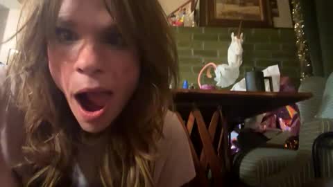 rcherrycola00 online show from March 28, 1:18 am