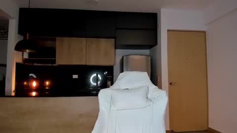  REICHEL  online show from March 23, 5:45 am