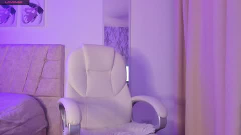 Snapshot of roseanne_park chatting on December 3, 1:58 am   online show from December 3, 1:58 am