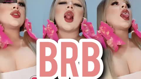 Snapshot of roseanne_park chatting on September 10, 11:04 pm   online show from September 10, 11:04 pm