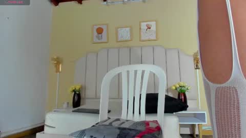 sara_hannks online show from July 25, 6:11 am