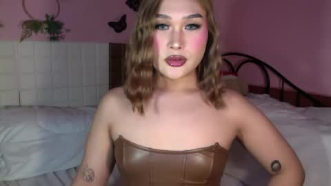 Sarah Drews   Super model online show from February 2, 8:30 pm
