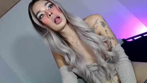 Tiffanie online show from February 3, 6:22 am