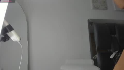 scarlethrous online show from November 15, 5:22 pm