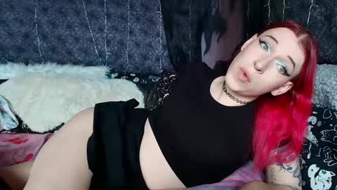 Sarah Bones online show from March 13, 4:01 pm