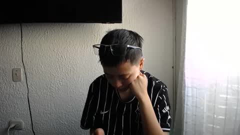 Snapshot of sebastian_posse chatting on February 18, 6:06 pm Myystiic online show from February 18, 6:06 pm
