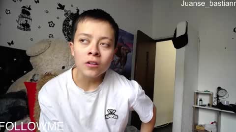 Snapshot of sebastian_posse chatting on March 2, 3:31 pm Myystiic online show from March 2, 3:31 pm