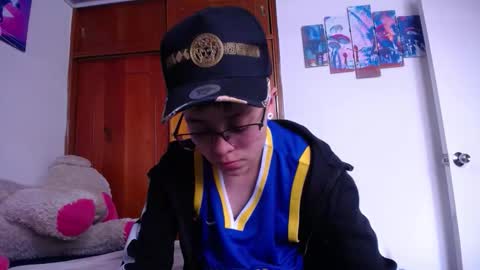 Snapshot of sebastian_posse chatting on October 12, 3:47 pm Myystiic online show from October 12, 3:47 pm
